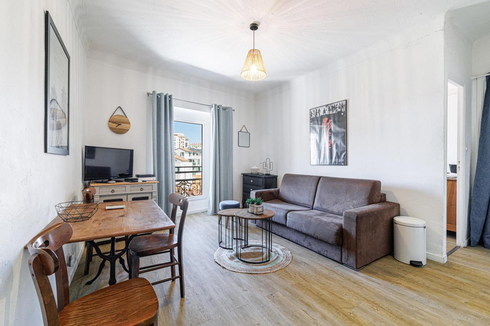 Apartment Joli A Cote Du Palais Des Festivals